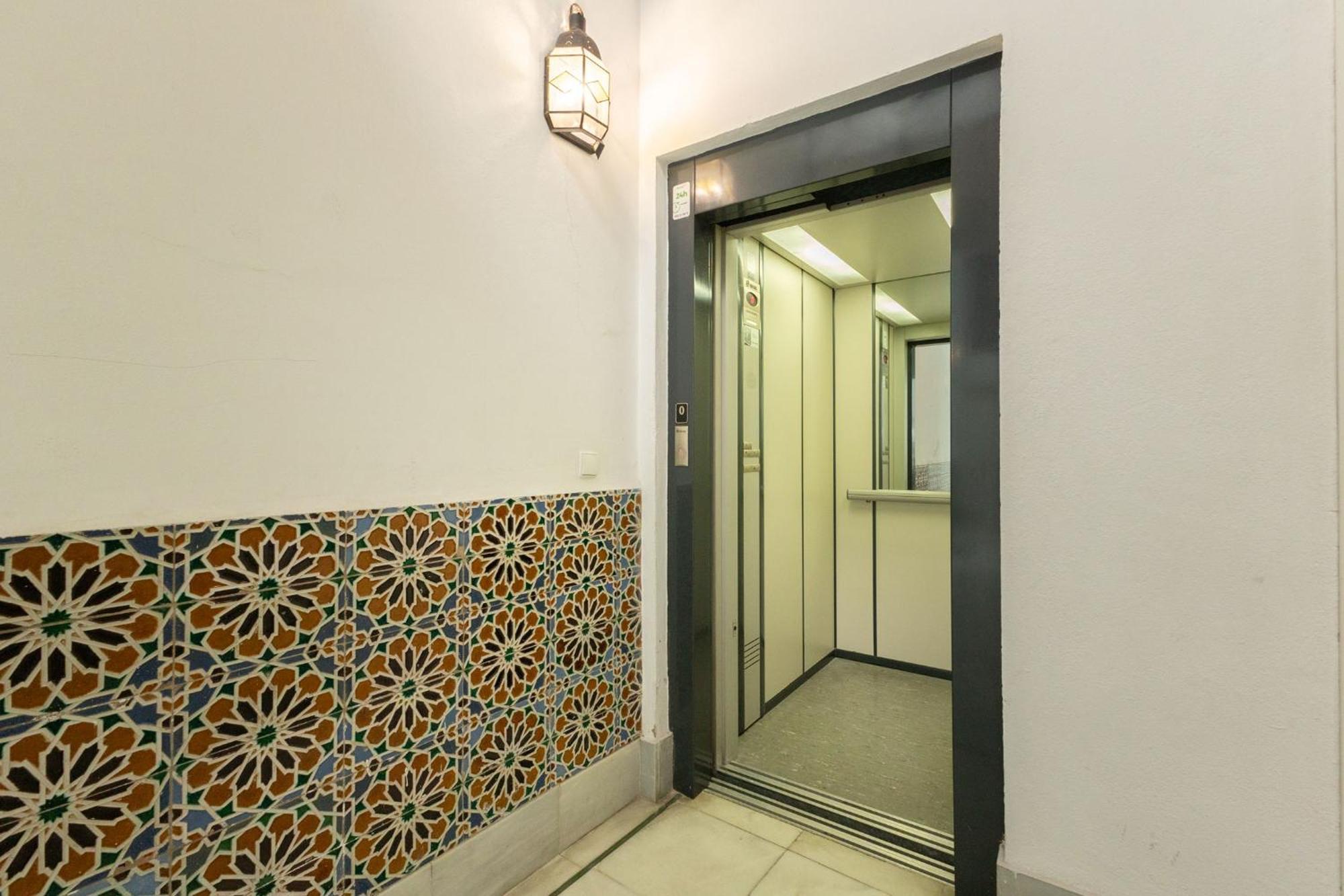 Charming 2 Bedroom Boutique Triplex With Private Terrace At Center By Ocityzen Apartment *
